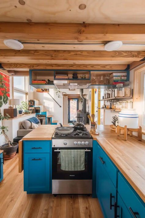 Tiny House Exterior, Tiny House Interior Design, Tiny House Inspiration, Tiny House Kitchen, Tiny House Interior, Tiny House Cabin, Interior Modern, Tiny House Living, Tiny House Plans