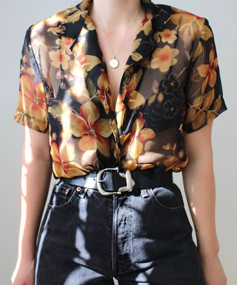 Supervillain Aesthetic, Dyke Fashion, Queer Outfits, Lesbian Fashion, Summer Outfits For Teens, Outfits 90s, Queer Fashion, Floral Button Up, Mode Inspo