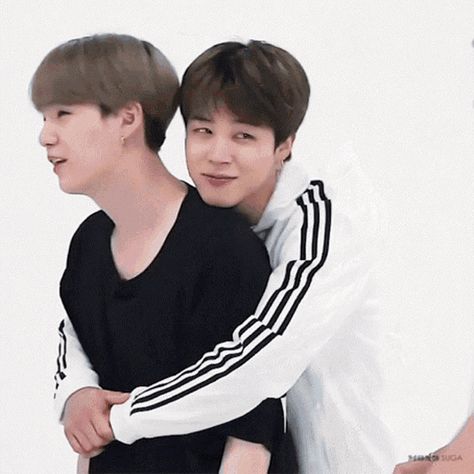 Yoonmin Gif Cute, Yoonmin Gif, Yoongi Jimin, Yoonmin Fanart, Suga Jimin, Bts Gifs, Bts Gif, Bts Ships, Bts Yoongi