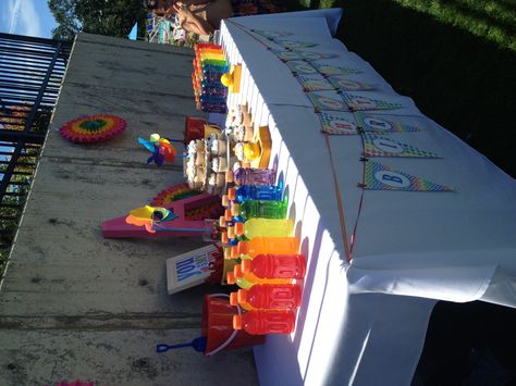 Pride Pool Party, Pride Picnic, Evening Pool Party, Rainbow Pool Party, Pineapple Pool Party, Picnic Bday, Rainbow Picnic, Rainbow Games, Water Birthday