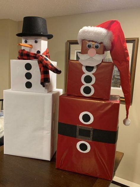 Gift Tower Ideas, Snowman Gift Tower, Diy Snowman Gifts, Christmas Wrapping Diy, Gift Towers, Snowman Gifts, Diy Snowman, Christmas Themes Decorations, Christmas School