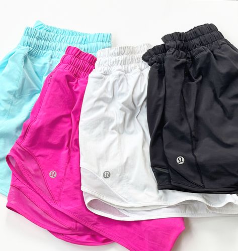 Icing blue, sonic pink, white, and black hotty hots!✨ Lulu Lemon Shorts, Lulu Outfits, Lulu Shorts, Lululemon Outfits, Preppy Summer Outfits, Cute Preppy Outfits, Lulu Lemon, Lululemon Shorts, Cute Summer Outfits