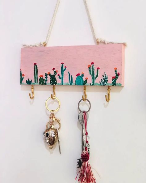 Keyholder Entryway, Key Holder Ideas, Diy Key Holder, Key Holder Entryway, Entryway Diy, Key Holder Diy, Diy Hanging Planter, Shelves Ideas, Diy Key