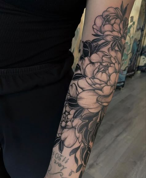 Carnation Flower Tattoo Shaded, Floral Black Work Tattoo, Inside Of Arm Tattoo, Arm Tattoos Drawing, Cover Up Tattoos For Women, Arm Sleeve Tattoos For Women, Floral Tattoo Sleeve, Flower Tattoo Sleeve, Pretty Tattoos For Women