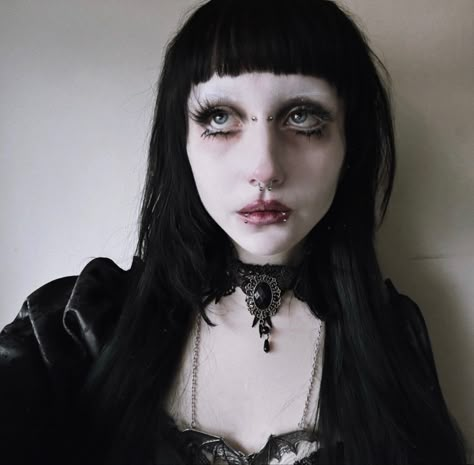 #goth #vampire #vampiregirl #gothic #gothicstyle #vampiregirl Pose Reference Vampire, Nosferatu Makeup, Goth Face Claim, Elegant Goth Makeup, Gothic Vampire Makeup, Vampire Girl Aesthetic, Vampire Goth Makeup, Tim Burton Makeup, Vampire Makeup Ideas