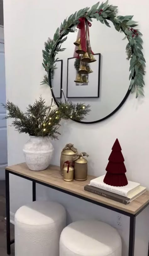 Christmas Entryway Table Decor, Christmas Entry, Pretty Christmas Decorations, Christmas Entryway, Christmas Candle Decorations, Cozy Christmas Decor, Xmas Deco, Christmas Decor Inspiration, Diy Christmas Decorations Easy