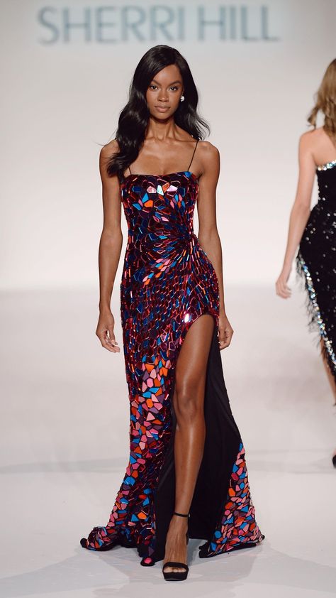 Sherri Hill Runway, Runway Fashion 2020, New York City Fashion, Runway Gowns, 2019 Couture, Fall Runway, Fashion Week Spring 2020, 2020 Runway, City Fashion