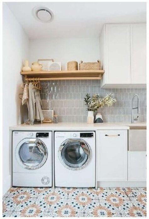 Oasis Decor, Room Tiles Design, Laundry Room Tile, Dream Laundry Room, Beaumont Tiles, Mudroom Laundry Room, Laundry Room Renovation, Laundry Design, Modern Laundry Rooms