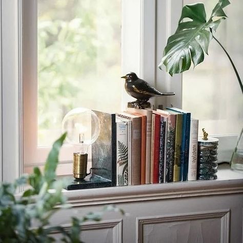 Under Window Space Ideas, Bedroom Window Sill Ideas, Window Sill Planter Ideas, Style Window Sill, Office Window Sill Decor, Deep Window Sill Decor, Shelf Over Kitchen Window, Windowsill Decor Living Room, Deep Window Sill Ideas