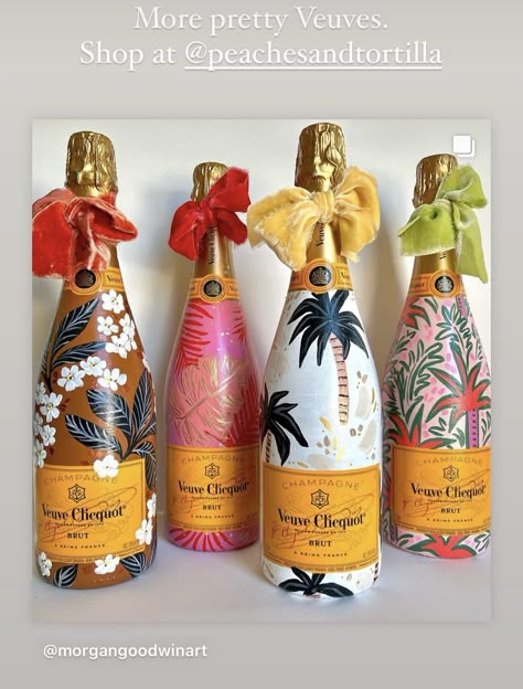 Painted Tequila Bottle, Christmas Champagne Bottle, How To Paint A Champagne Bottle, Painted Wine Bottles Diy, Painted Champagne Bottles, Bottles Painting, Painted Champagne Bottle, Bedazzled Liquor Bottles, Custom Champagne Bottle