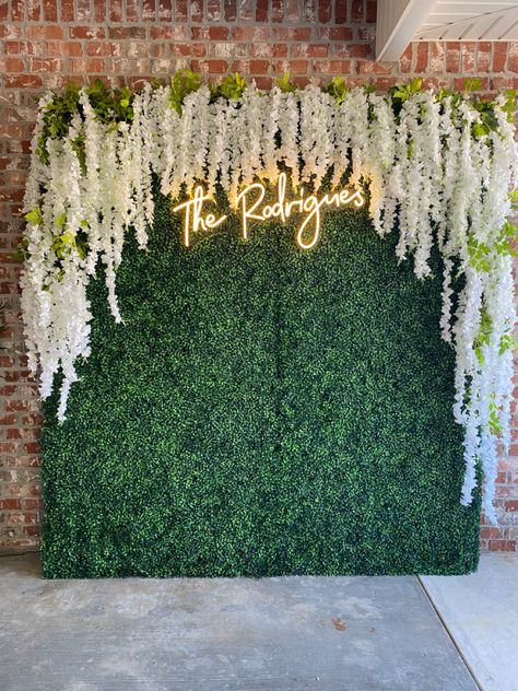 Fake Grass Wedding Backdrop, Party Decor With Flowers, Grass Wall Backdrop For Wedding, Floral Grass Wall Backdrop, Green Backdrop For Wedding, Green Backdrop With Neon Sign, Ivy Wall Wedding Backdrop, Grass Flower Wall Backdrop, Diy Green Photo Backdrop