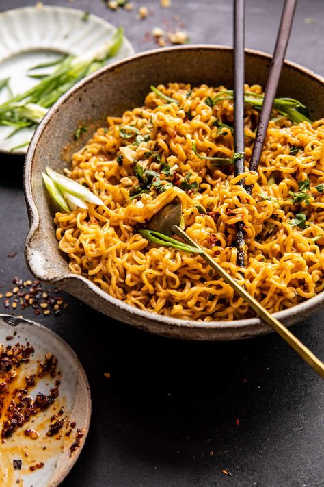 20 Minute Garlic Oil Schezwan Peanut Noodles | halfbakedharvest.com Spicy Peanut Noodles, Butter Burgers, Half Baked Harvest Recipes, Vegan Noodles, Peanut Noodles, Spicy Noodles, Harvest Recipes, Garlic Oil, Asian Noodles