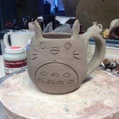 Studio Ghibli Inspired Ceramics, Ceramic Anime Art, Totoro Mug Ceramics, Cool Mugs Pottery, Studio Ghibli Ceramic Mug, Avatar Ceramics, Ghibli Ceramic Art, Clay Crafts Mug, Totoro Clay Art