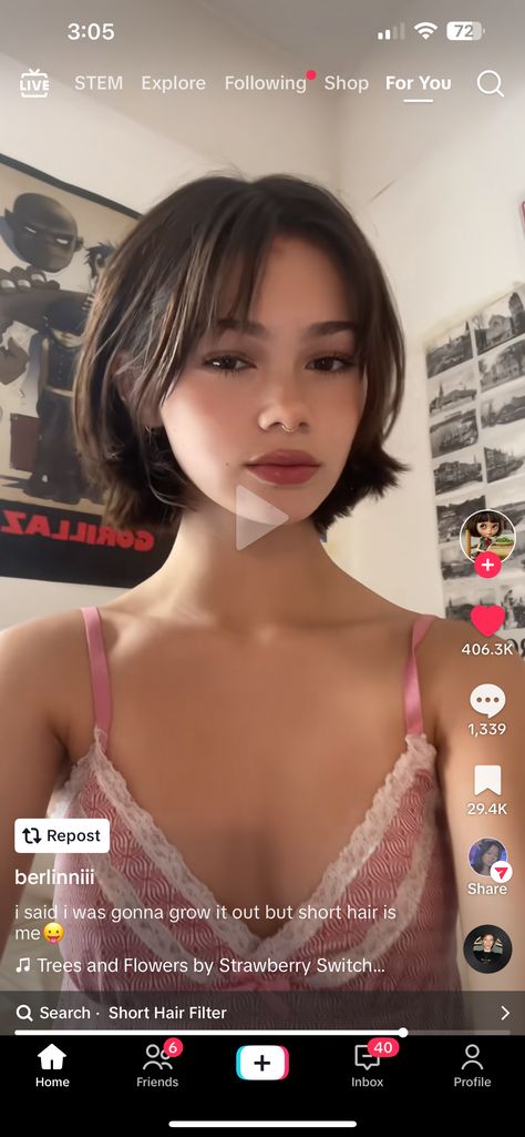 Short Face Haircuts, Bob Behind Ears, Bob Ear Length, Haircut For Big Head Woman, Messy Bob Straight Hair, Chin Length Hair Aesthetic, Super Short Layered Bob, Princess Short Hairstyles, Short Hair With Layers Shoulder Length