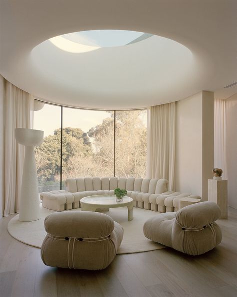 architecture & design hunter | “The generous skylights bathe the living areas in light, which is layered in a neutral materials palette of mixed materials and textures to… | Instagram Mall Stairs, Room With Skylight, Emirates Hills, Luxurious Penthouse, Skylight Design, Minimalistic Decor, Concrete Effect Paint, Australian Interior Design, Interior Design Awards