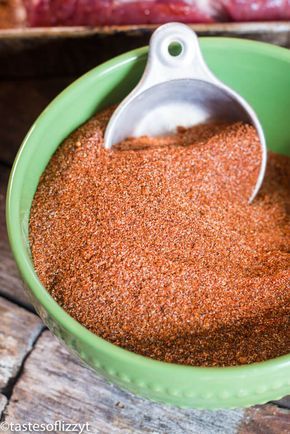 A smoky, sweet & spicy pulled pork rub that is perfect for smoking pork! You can also use this homemade spice blend for slow cooker pulled pork. Pulled Pork Rub Recipe, Pork Rub Recipe, Pulled Pork Rub, Pork Dry Rubs, Spicy Pulled Pork, Pork Spices, Homemade Dry Mixes, Spice Rubs, Dry Rub Recipes