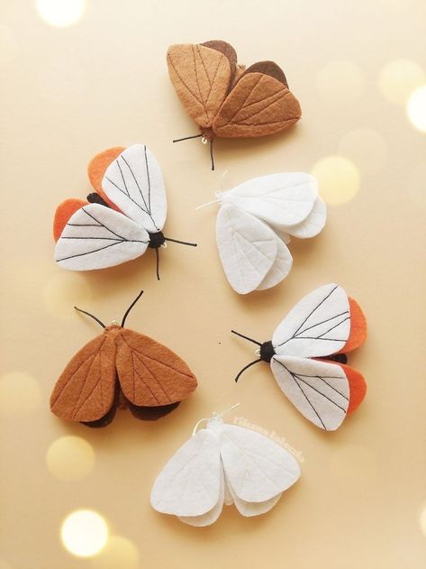 Felt Moth, Artistic Ideas, Diy Mobile, Felt Embroidery, Baby 2, Felt Craft, Craft Night, Felt Projects, Winter Nights