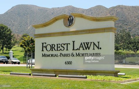 Forest Lawn Mortuaries in Los Angeles, California on July 3, 2009. Forest Lawn Memorial Park, Los Angeles Parks, Glendale California, Lawn Art, Park Pictures, Memorial Park, Hollywood Hills, California Travel, Travel Places