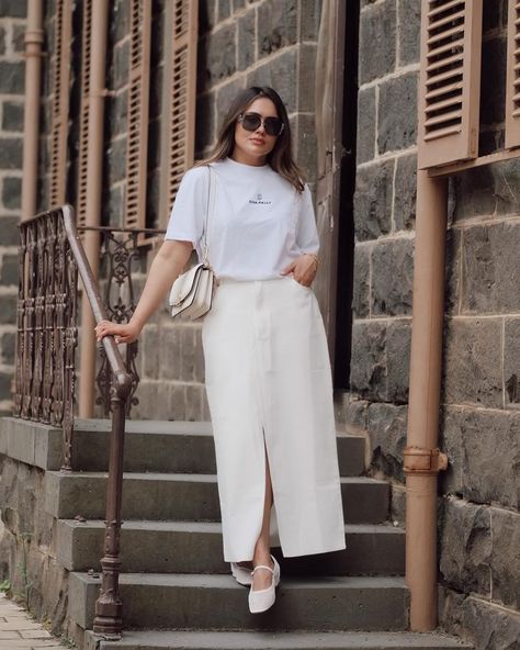 Tonal perfection. 🤍 @ash_bagga steps out in our new mesh Surfbird. #inbared . . . . #baredfootwear Mesh Ballet Flats | White Shoes |… | Instagram Mesh Ballet Flats Outfit, White Ballet Flats Outfit, Ballet Flats White, Flat Ballet Shoes, Shoes Instagram, White Ballet Flats, Pumps Outfit, Ballet Flats Outfit, White Flat Shoes