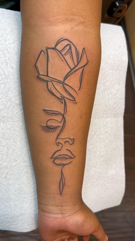 Tattoo Party, Tattoos Infinity, Hand Tattoos For Girls, Cute Hand Tattoos, Pretty Hand Tattoos, Black Girls With Tattoos, Writing Tattoos, Tasteful Tattoos, Spine Tattoos For Women