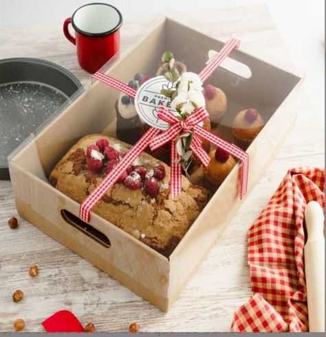 Hampers Idea, Xmas Hampers, Bake Sale Packaging, Eid Hampers, Christmas Pastries, Christmas Gift Hampers, Christmas Hampers, Baking Packaging, Dessert Packaging