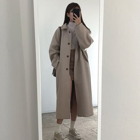 Celana Jogger Wanita, Mode Ulzzang, Korean Winter, Look Office, Looks Pinterest, Long Coat Women, Single Breasted Coat, Woolen Coat, Coat Outfits