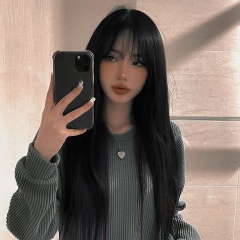 Black Hair With Bangs Korean, Wispy Bangs With Long Hair, Jet Black Hair With Bangs, Long Black Hair Bangs, Straight Long Hair With Bangs, Dark Hair With Bangs, Long Black Hair With Bangs, Black Hair Bangs, Straight Black Hair