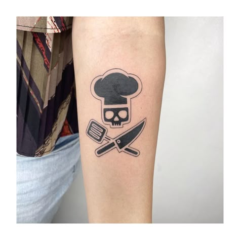 Chef Tattoo Ideas, Grave Tattoo, Baking Tattoo, Cooking Tattoo, Culinary Tattoos, Herren Hand Tattoos, Chef Tattoo, Knife Tattoo, Food Tattoos