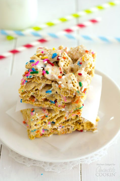 I love rice crispy treats, but using corn Chex cereal instead of puffed rice is my favorite. The cereal has a great crunchy texture and the pockets catch all the gooey marshmallows making them deliciously chewy. You can also use rice, wheat or vanilla Chex, but I love the unique flavor of the corn. Marshmallow Cereal Bars, Cereal Bar Recipe, Chex Treats, Chex Cereal Bars, Marshmallow Cereal, Easter Cookie Recipes, Corn Chex, Cereal Cookies, Chocolate Shortbread Cookies