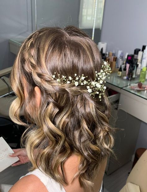 Hairstyle For Maternity Photoshoot, Baby Shower Hairstyles For Short Hair, Hairstyle For Mom, Baby Shower Hairstyle, Baby Shower Hair Styles, Shower Hairstyles, Baby Shower Hairstyles, Baby Shower Hair, Shower Nails