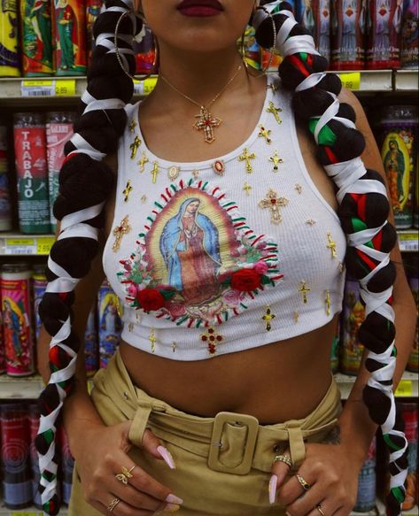 Chicana Aesthetic, Chicana Style, White Culture, Fest Outfits, Mexican Fashion, Estilo Hippy, Instagram Baddie, Mario Nintendo, Latina Fashion