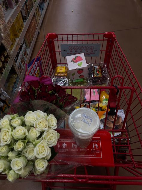 #traderjoes #aesthetic #shopping #flowers #errands Running Errands Aesthetic, Errands Aesthetic, Aesthetic Shopping, Trader Joe’s, Trader Joe, Healthy Living Lifestyle, Future Life, Trader Joes, Off Duty