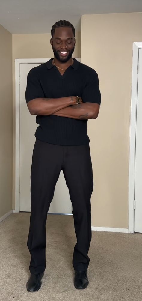 Black Mens Business Casual Outfits, Black Button Up And Black Pants Men, All Black Graduation Outfit Men, Men Black Prom Outfit, Business Dinner Outfit Men, Business Casual Men Interview, Classy Black Man Aesthetic, Semi Formal All Black Outfit Men, Award Ceremony Outfit Men