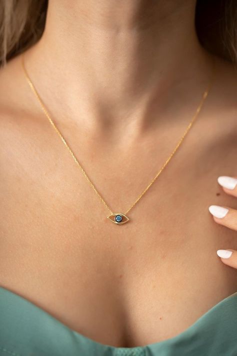 Let me know what you think about this necklace, aboslutely love it. Aesthetic Evil Eye, Evil Eye Necklace Silver, Handmade Evil Eye, Necklace Aesthetic, Summer Jewellery, Evil Eye Necklace Gold, Bridemaids Gifts, Gift For Your Best Friend, Evil Eyes