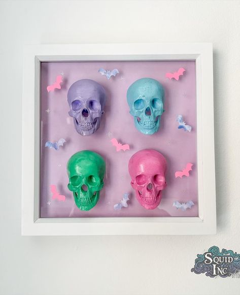 Something to brighten up your newsfeed today! I’ve had these 3D printed pastel skulls hanging around for a while. They were initially going to be magnets but I’m really happy with how this piece came out! 💀 This will be heading over to Studio.__.fresh, but don’t forget I do commissions and orders for posting as well 🖤 #pastel #pastelgoth #pastelgothaesthetic #pastelgothgirl #pastelgothic #pastelgothstyle #pastelgothdecor #pastelskulls #pastelskull #3dprinting #3dprinted #wallart #wallartde... Pastel Goth Diy, Pastel Goth Home Decor, Geek Office, Small Flat Ideas, Pastel Goth Decor, Goth Diy, Pastel Skull, Skull Hanging, Glam Halloween