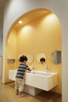 Wc Decoration, Kindergarten Interior, Preschool Designs, Classroom Interior, Kids Toilet, School Building Design, Daycare Design, Kids Cafe, Kindergarten Design