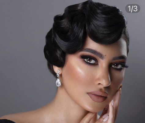 1950s Glamour Party, 1920s Hair Pieces, Pinup Wedding Hairstyles, Harlem Nights Hairstyles Black Women, Gatsby Inspired Hairstyles, Gatsby Hair Short, 20s Hairstyles Short, 20s Flapper Hair, Old Hollywood Glam Hair Short