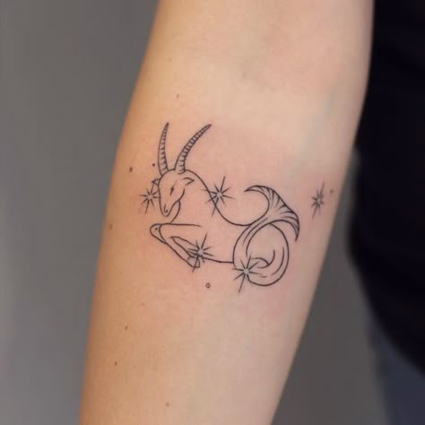 Zodiac Tattoos Capricorn, Small Zodiac Tattoos, Tattoos Capricorn, Astrological Tattoos, Capricorn Sign Tattoo, Capricorn Tattoos, Middle Finger Tattoos, Small Tattoos Ideas, Astrology Tattoo