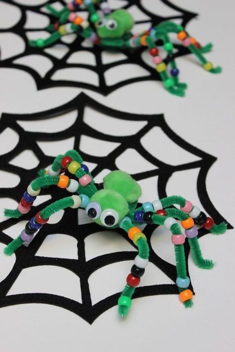 Spider Craft, Dekorasi Halloween, Bricolage Halloween, Spider Crafts, Halloween Crafts For Toddlers, October Crafts, Halloween Arts And Crafts, Halloween Preschool, Easy Halloween Crafts