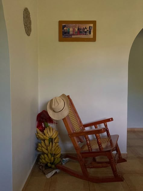 Chicana Home Decor, 70s Mexico Aesthetic, Mexican Grandma Aesthetic, Rancho Aesthetic Mexico, Mexican Asthetic Picture, Hispanic House Aesthetic, Ranchero Aesthetic, Mexican Rancho Aesthetic, Mexican Mom Aesthetic