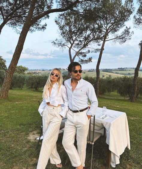 Old Money Couple Outfits, Matchy Outfit Couple, Couple Outfits Matching Classy, Old Money Couple, Money Couple, Cute Couple Aesthetic, Couple Outfits Matching, Essentials For Men, Vintage Attire