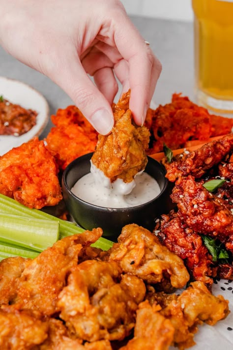 Oyster Mushroom Buffalo Wings, Vegan Wing Sauce, Oyster Mushroom Wings, Mushroom Nuggets Vegan, Vegan Chicken Wings Recipe, Vegan Mushroom Meat, Mushrooms As Meat Replacement, Vegan Fried Chicken Oyster Mushrooms, Buffalo Mushrooms