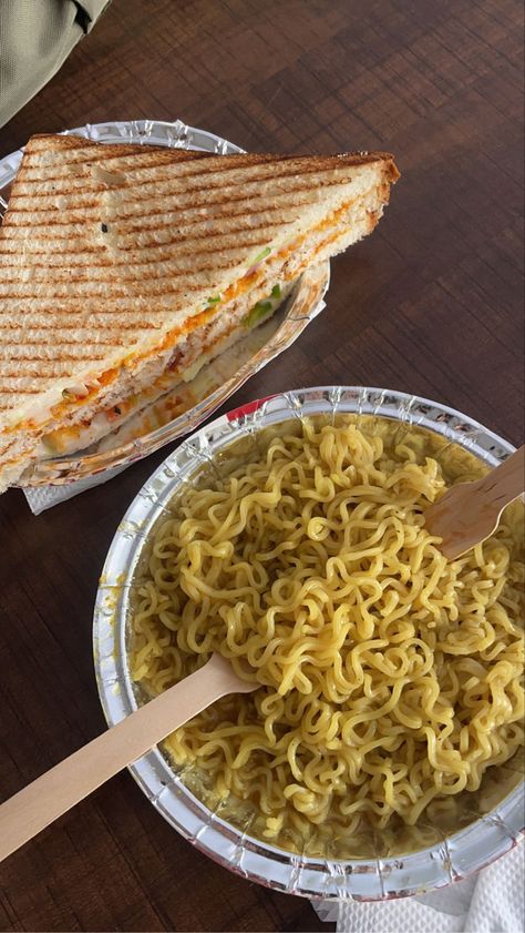 Maggi Snapchat, Maggi Snap Story, Maggi Aesthetic, Maggi Snap, Sandwich Snap, Aesthetic Sandwich, Snapchat Snaps, Maggi Recipes, Foodie Pics