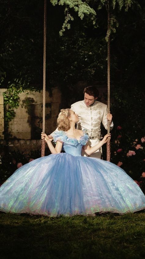 Cinderella Live Action, New Cinderella, Cinderella Movie, Cinderella 2015, Karakter Disney, Have Courage And Be Kind, Disney Fantasy, Richard Madden, Cinderella Dresses