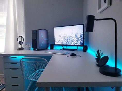 3 Perfect Workspaces For Your Inspiration | 6 - UltraLinx Diy Computer Desk, Computer Gaming Room, Desk Diy, Computer Desk Setup, Gaming Room Decor, Pc Gaming Setup, Corner Computer Desk, Video Game Rooms, Pc Setups