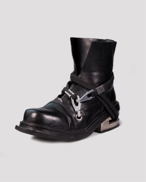 (65) another pair of Dirk Bikkembergs boots, only have seen this model once – @lonestarrrrr on Tumblr Expensive Wishlist, Vintage Jeans Mens, Bunny Backpack, Dirk Bikkembergs, Cool Bag, Fashion Shoes Boots, Leather Making, Junya Watanabe, Fall Winter 2024