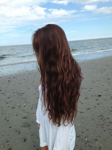 #Beautiful brown haired girl on the beach. Beachy Hair, Long Brown Hair, Hair Envy, Dream Hair, Pretty Hair, Beach Hair, Hair Waves, Cute Hair, Gorgeous Hair