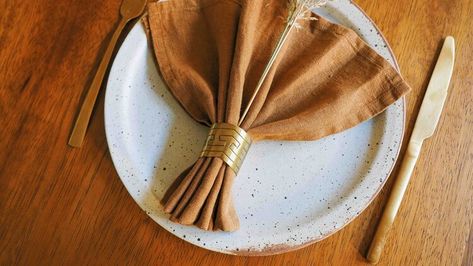 How to : Fold your napkin into a fan! — Halcyon Daze Store Fan Napkin Fold, Fancy Napkin Folding, Cloth Napkin Folding, Napkin Design, Napkin Folding, How To Fold, Cloth Napkin, Step By Step Guide, Paper Napkins