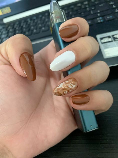 Daisy Acrylic Nails, Designs For Short Nails, May Nails, Spring Nail Designs, Modern Fall, Brown Shades, Brown Nails, Spring Nail, Nail Designs Spring