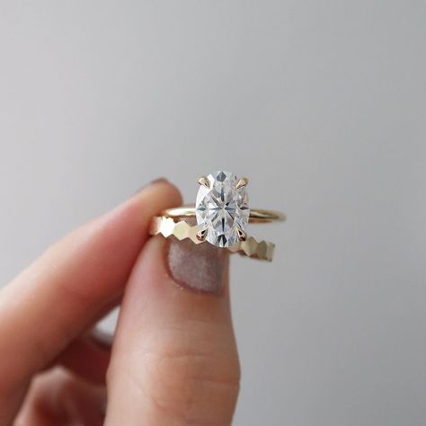 Round Diamond Ring Settings, Unique Yellow Gold Engagement Ring, Solitaire Engagement Ring Set, Exclusive Engagement Rings, Solitaire Engagement Ring Settings, Moissanite Engagement Ring Set, Vintage Engagement Rings Unique, Moissanite Engagement Ring Oval, Moissanite Engagement Ring Solitaire